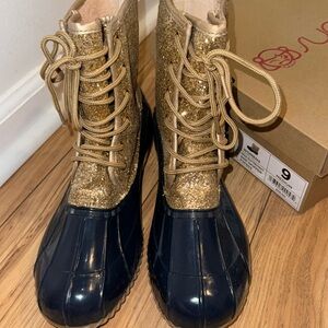 Sparkly Sugar boots size 9 never been worn, excellent condition